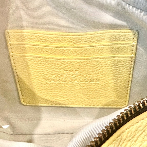 AUTHENTIC Marc Jacobs The Softshot Crossbody in Meringue Natural Grain Leather - Picture 6 of 11